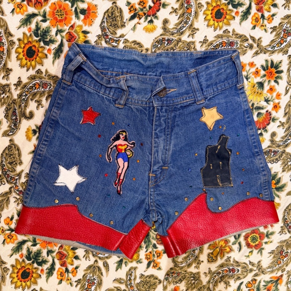 Vintage 1970s Custom Leather Appliqué Denim Shorts Wonder Woman Spider‎ Man